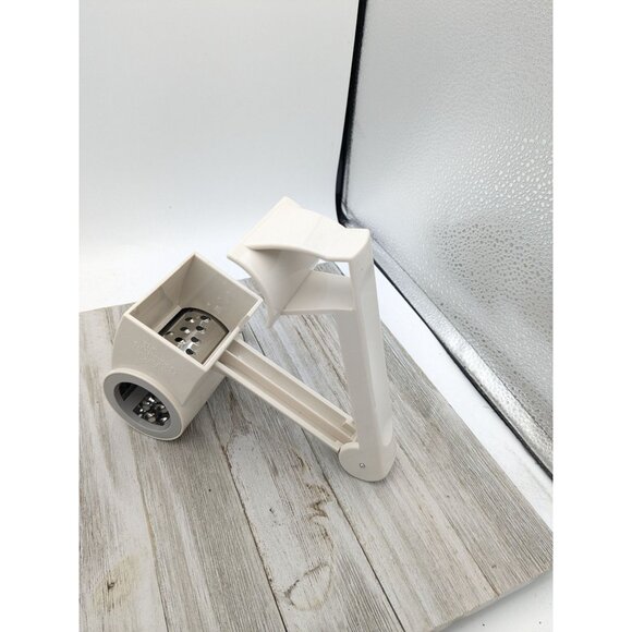 Pampered Chef Rotary Cheese Grater Plastic & Stainless Steel Kitchen Tool - Picture 3 of 8